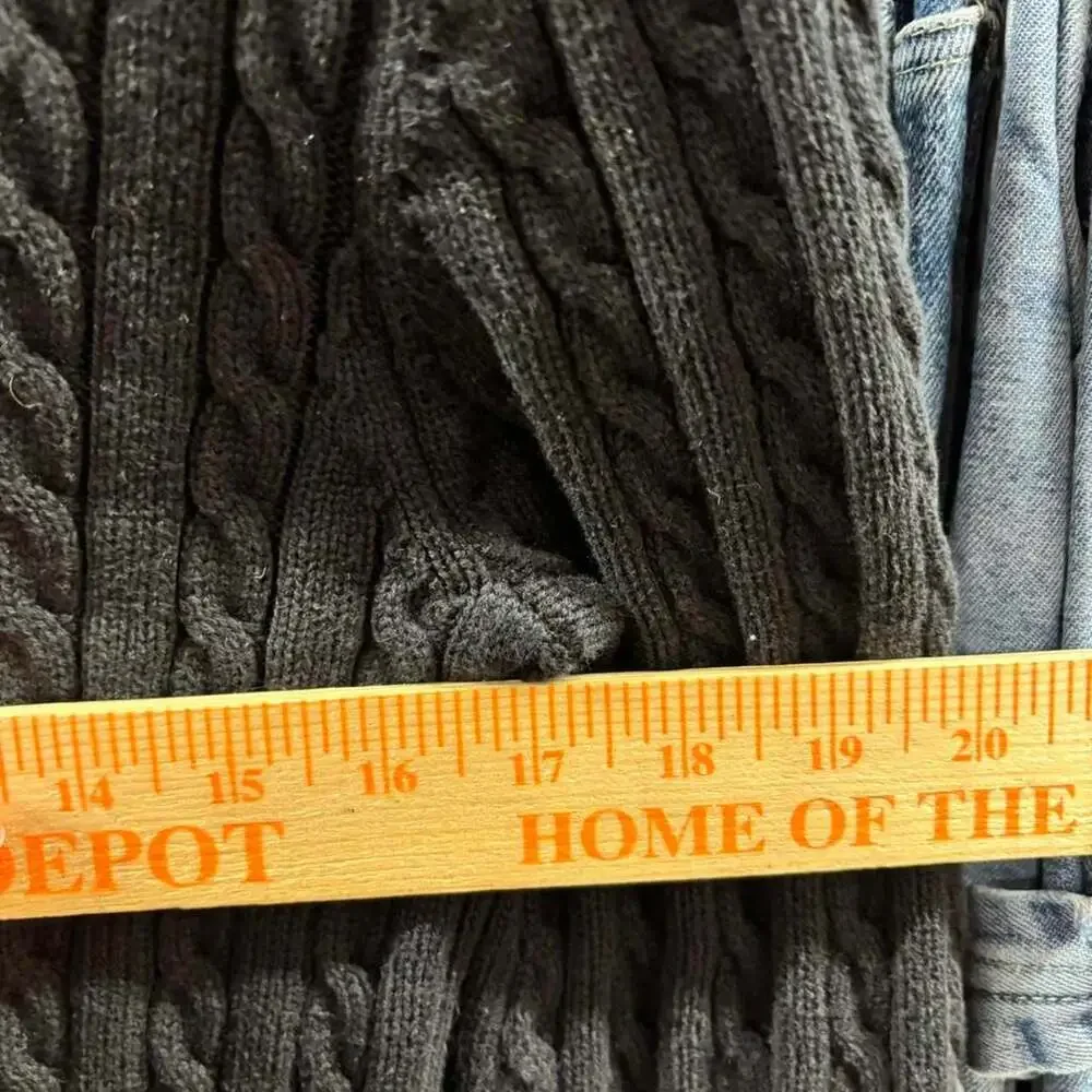 vintage black lauren ralph lauren woman’s v-neck cable knit sweater
woman’s si - Picture 5 of 8